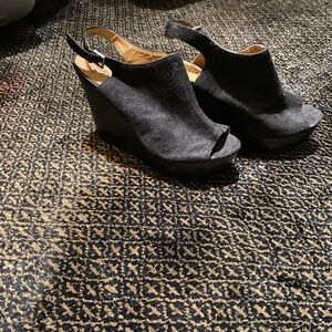 Dress shoes